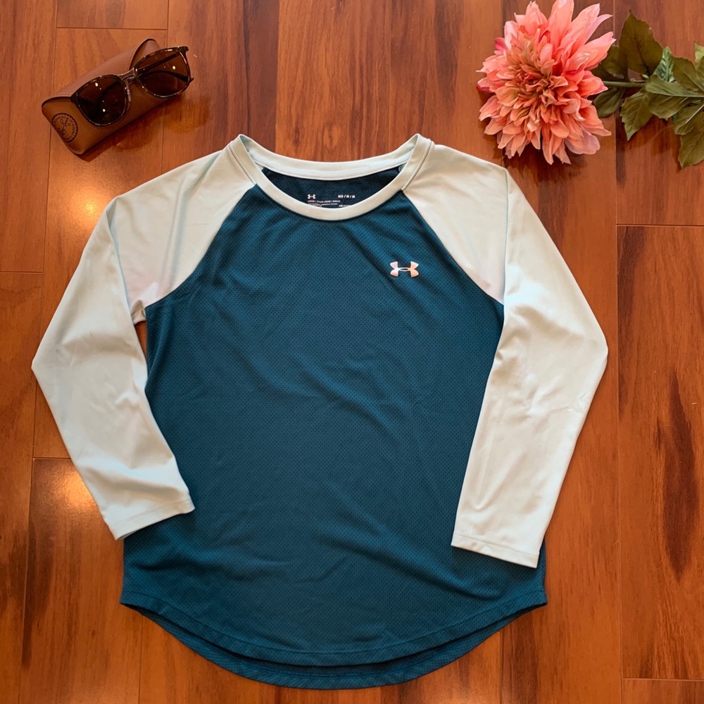 Under Armour Heatgear Baseball Style Athletic Shirt